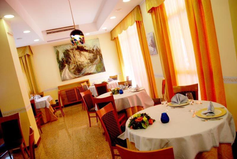 Hotel San Giacomo Monteprandone Exteriör bild
