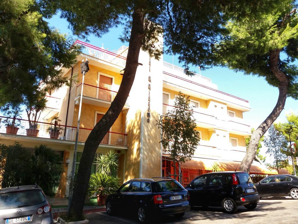 Hotel San Giacomo Monteprandone Exteriör bild